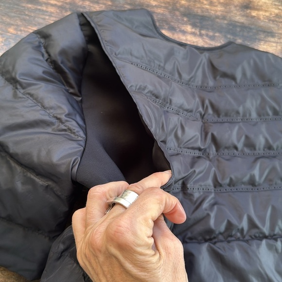 Nike Women AeroLoft short sleeve Jacket Black size Large puffer - Picture 12 of 16